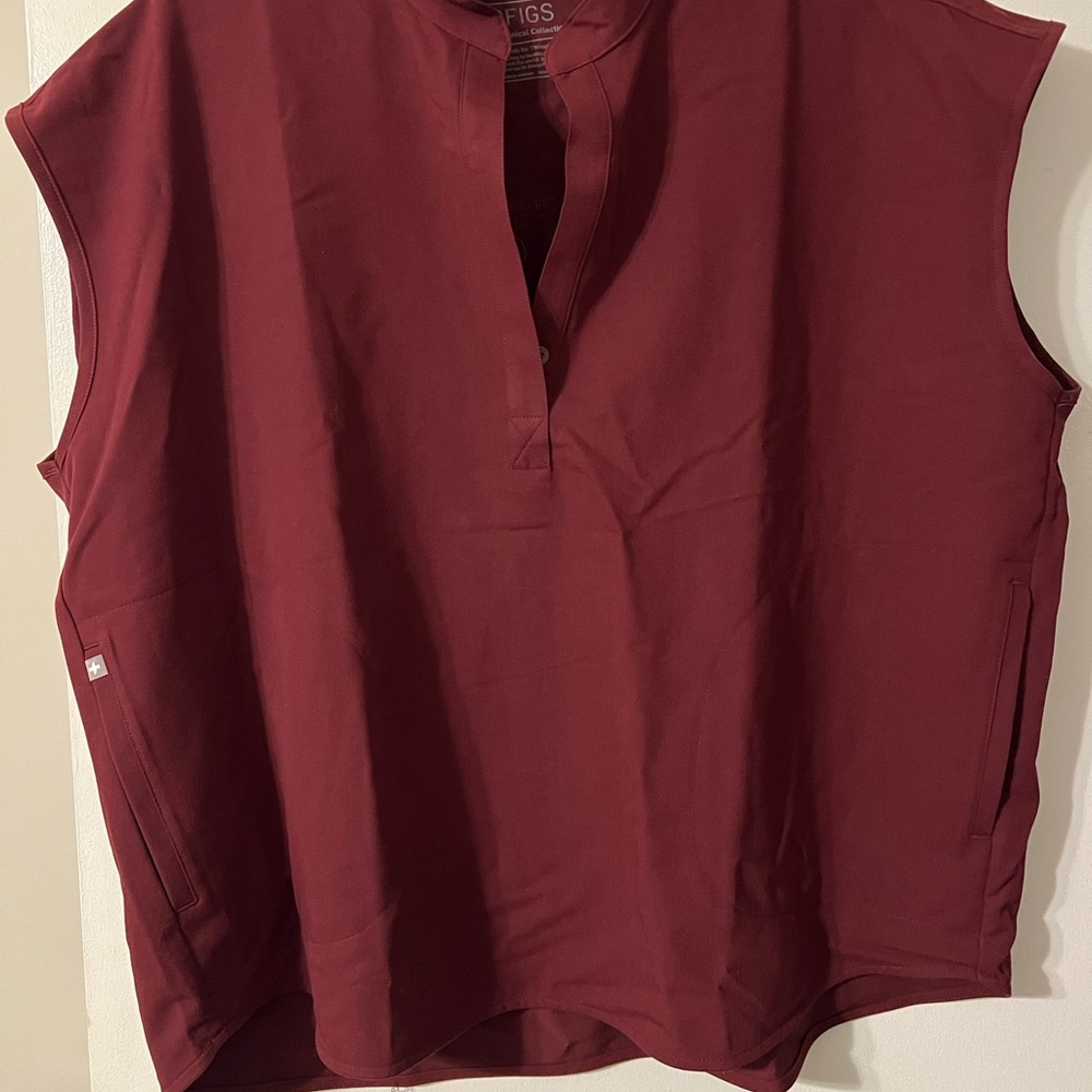 Figs Burgundy scrub top